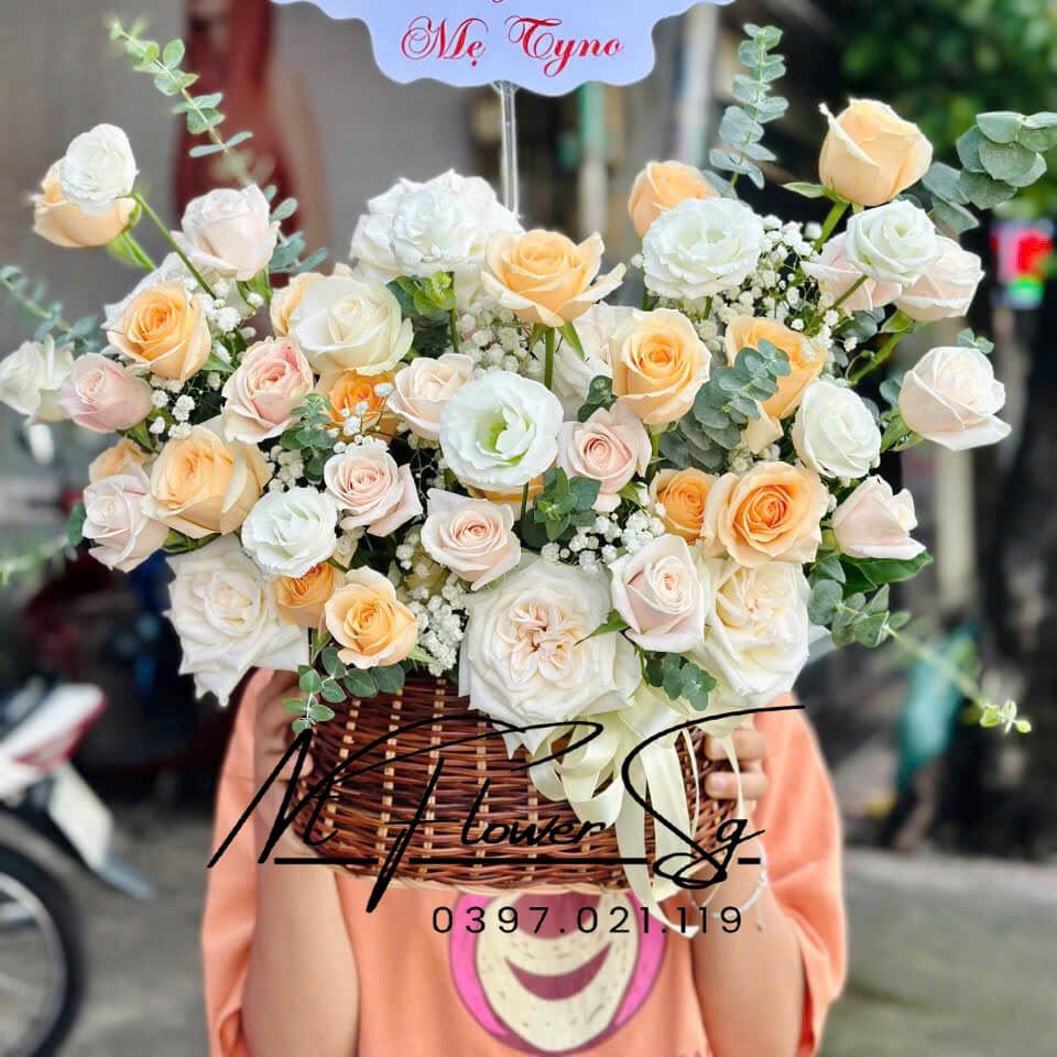 Giỏ Hoa Tươi Cam Nhạt GH24